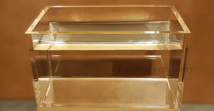 5面体アクリル水槽